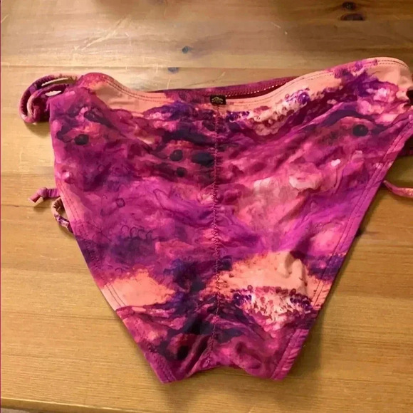 NWT La Vie en Rose Vibrant Pink Tie-Dye Bikini Bottom w Adjustable Ties Size Sa - Picture 4 of 8